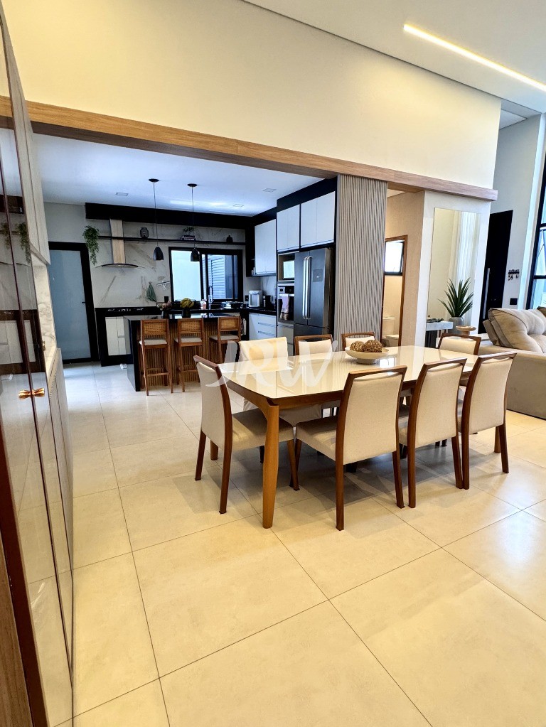Casa de Condomínio à venda com 3 quartos, 300m² - Foto 4