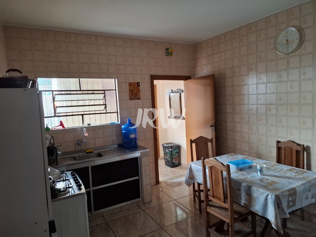 Casa à venda com 1 quarto, 250m² - Foto 3