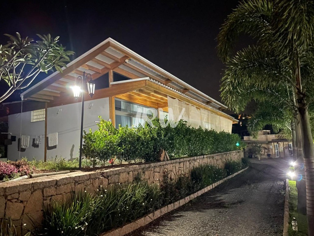 Chácara, 5 quartos, 2500 m² - Foto 1