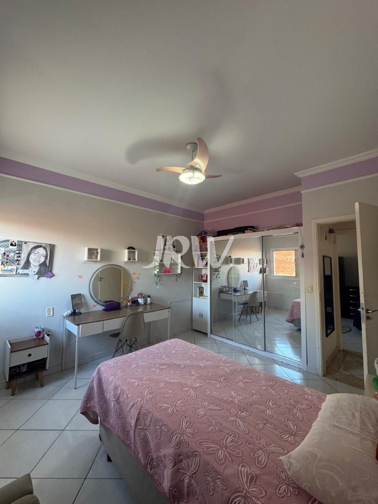 Casa, 3 quartos, 250 m² - Foto 11