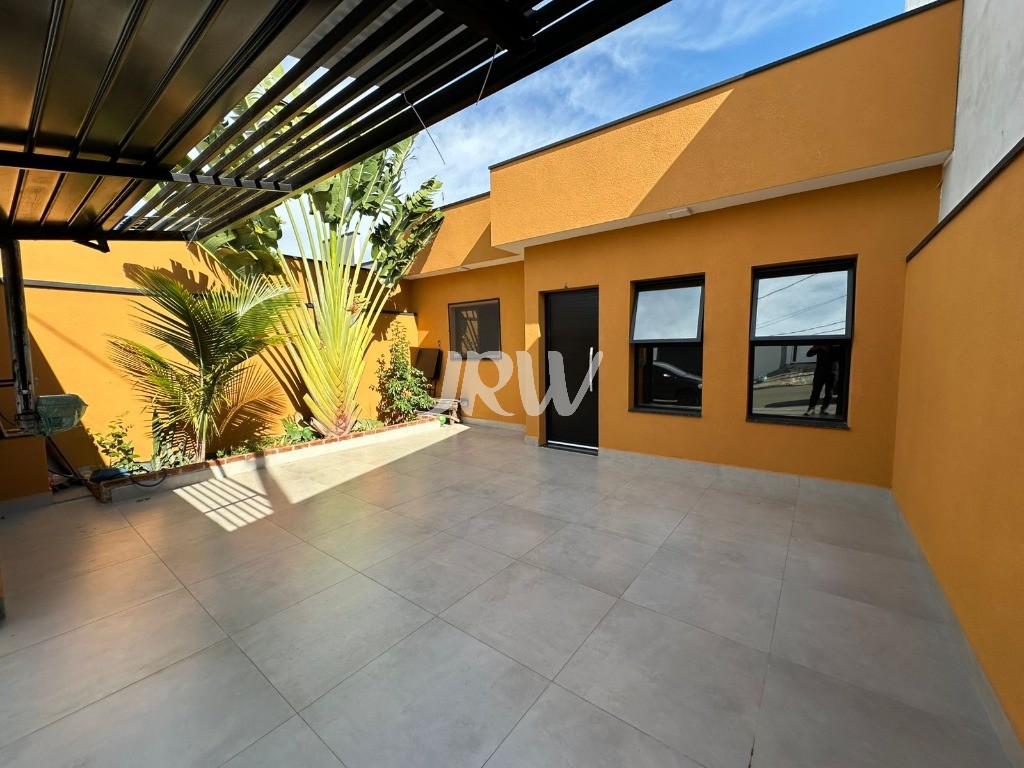 Casa à venda com 2 quartos, 150m² - Foto 1