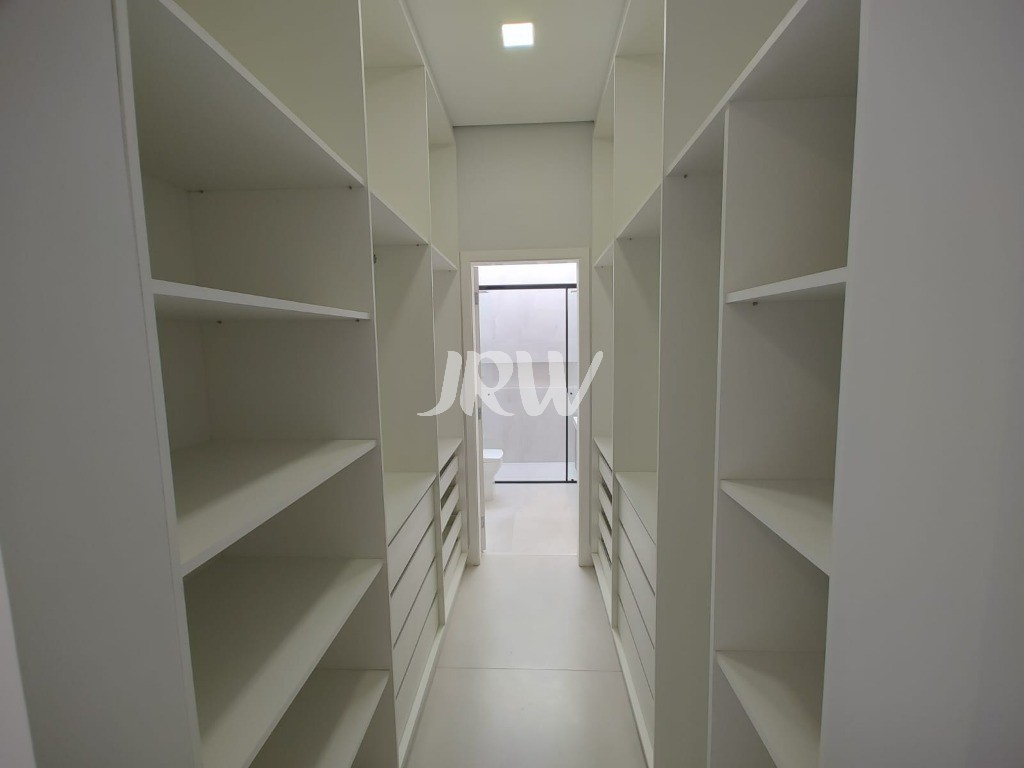 Casa de Condomínio à venda com 3 quartos, 300m² - Foto 32