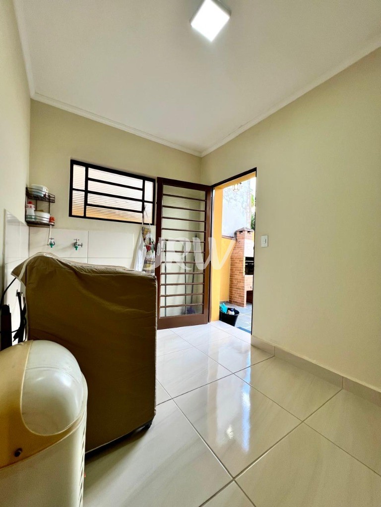 Prédio Inteiro à venda com 4 quartos, 250m² - Foto 13