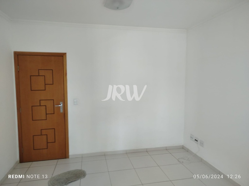 Apartamento à venda com 3 quartos, 74m² - Foto 2