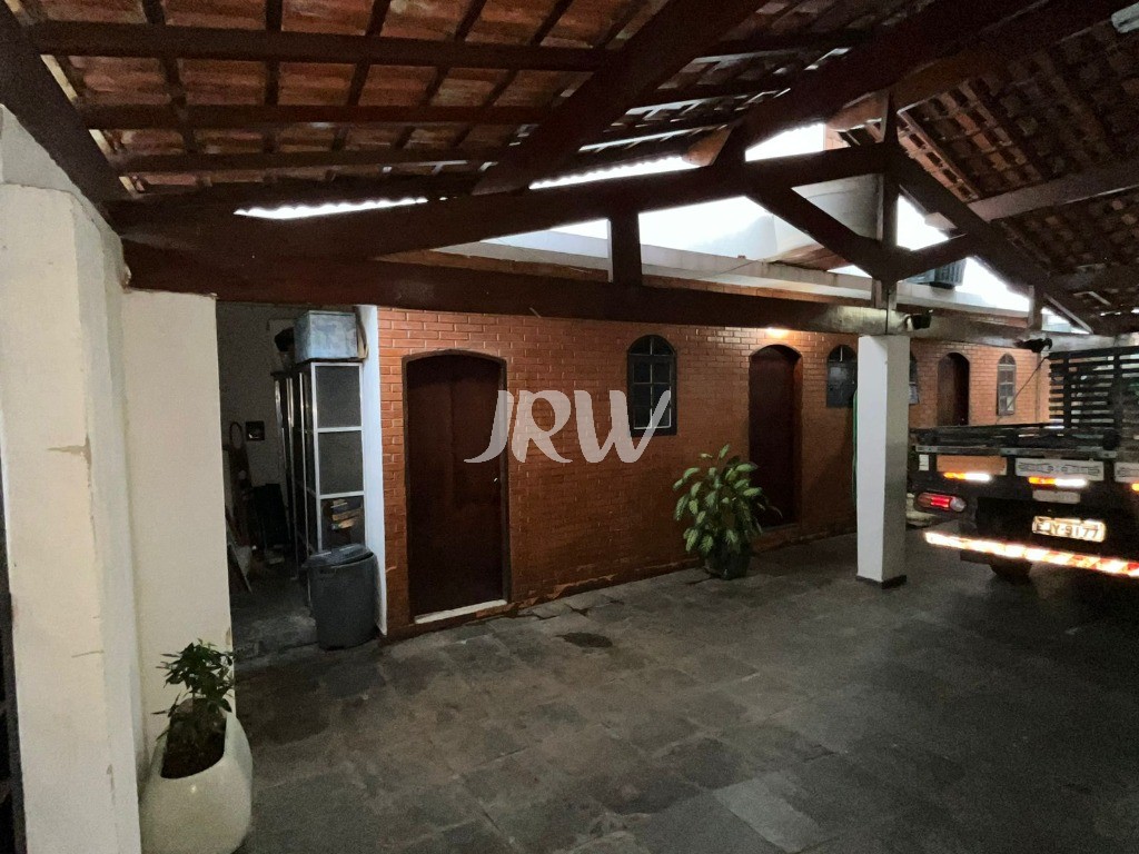 Casa, 5 quartos, 250 m² - Foto 1