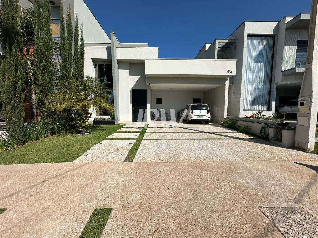 Casa de Condomínio à venda com 3 quartos, 306m² - Foto 3