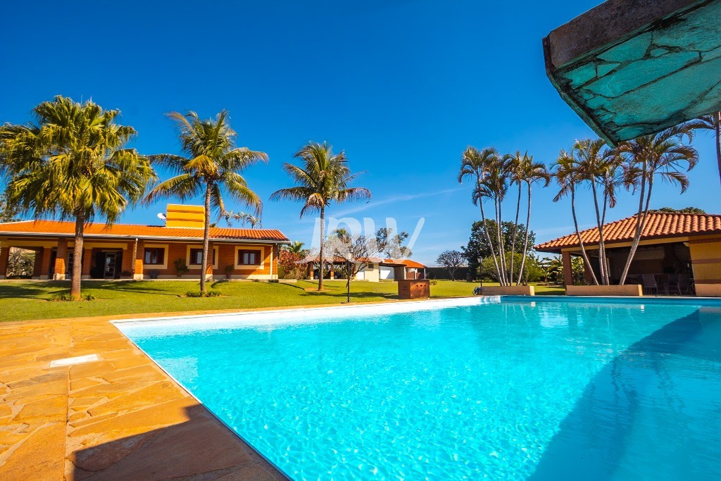 Chácara à venda com 4 quartos, 6060m² - Foto 1