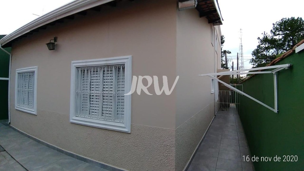Sobrado à venda com 3 quartos, 250m² - Foto 1