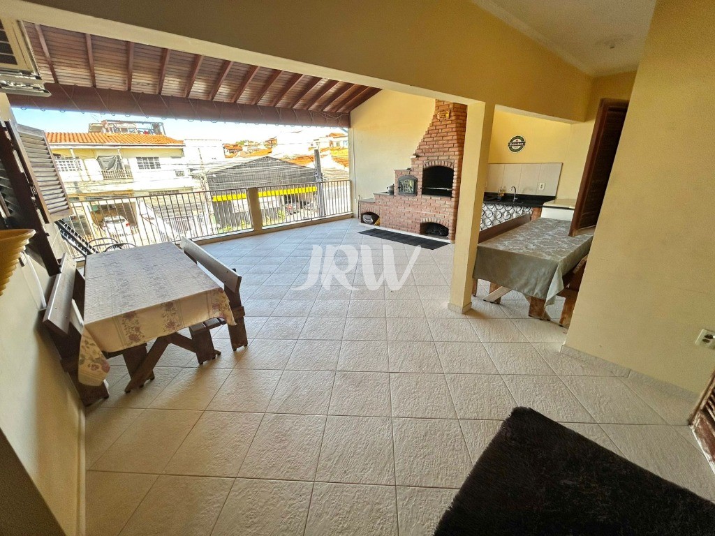 Prédio Inteiro à venda com 3 quartos, 300m² - Foto 1
