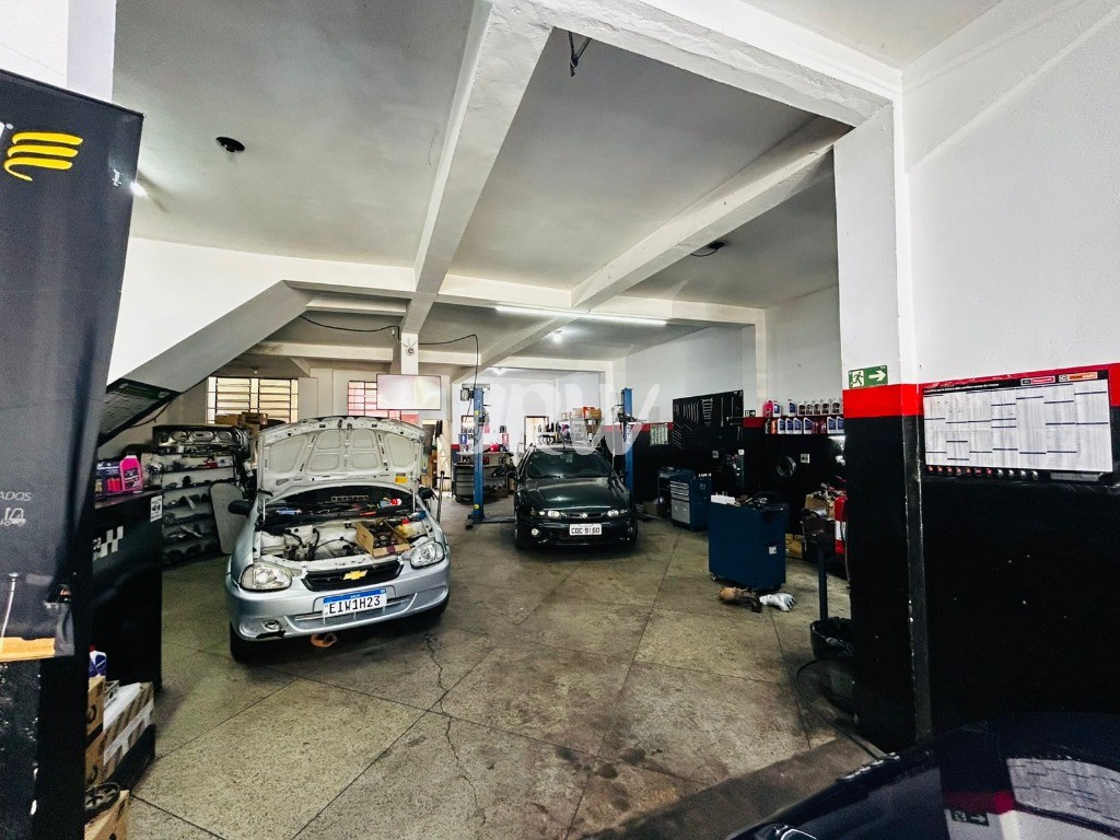 Prédio Inteiro à venda com 3 quartos, 300m² - Foto 32