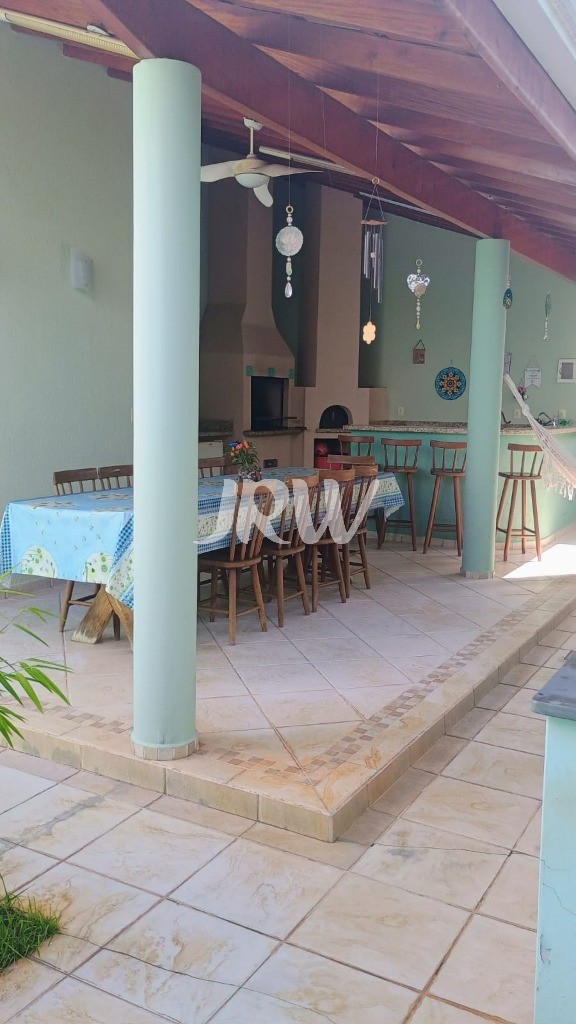 Sobrado, 4 quartos, 243 m² - Foto 1