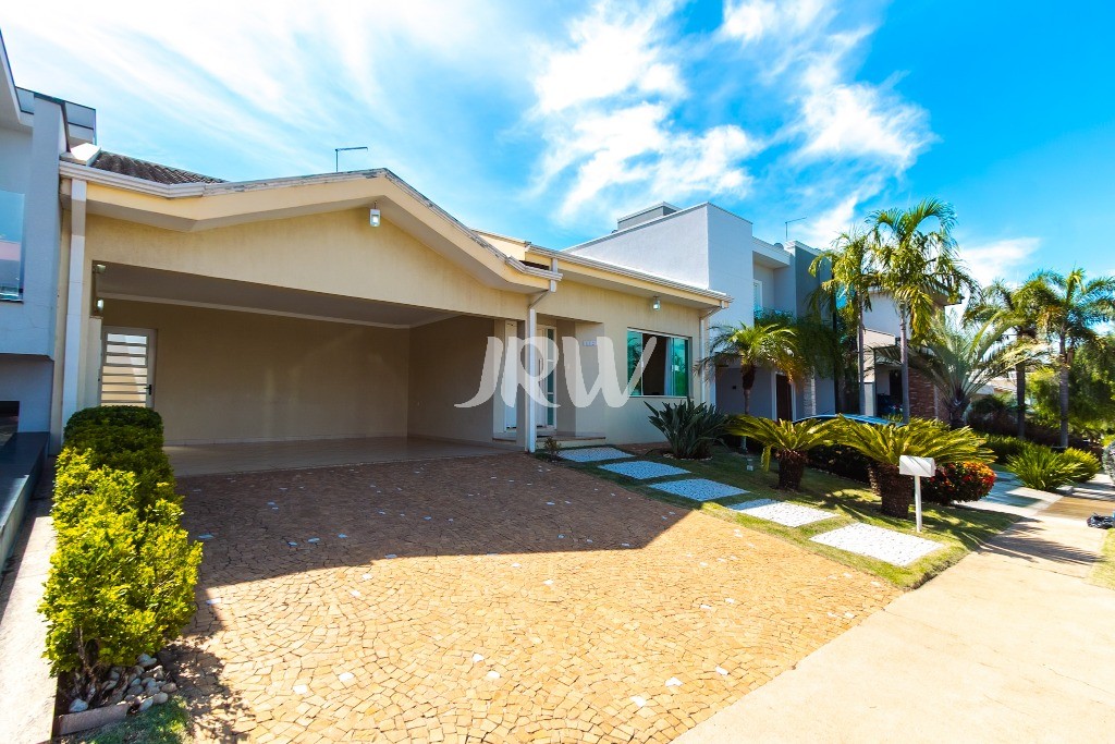 Casa, 3 quartos, 217 m² - Foto 1