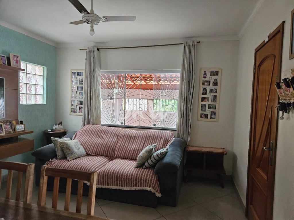 Casa, 4 quartos, 240 m² - Foto 2