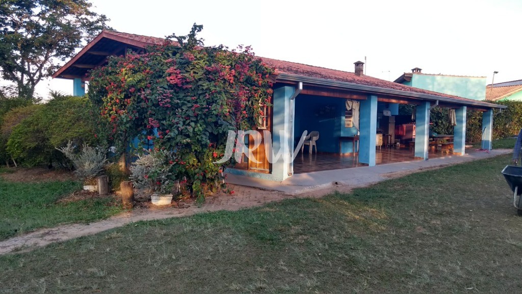 Chácara, 3 quartos, 1400 m² - Foto 1