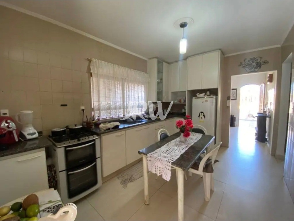 Casa, 3 quartos, 256 m² - Foto 2