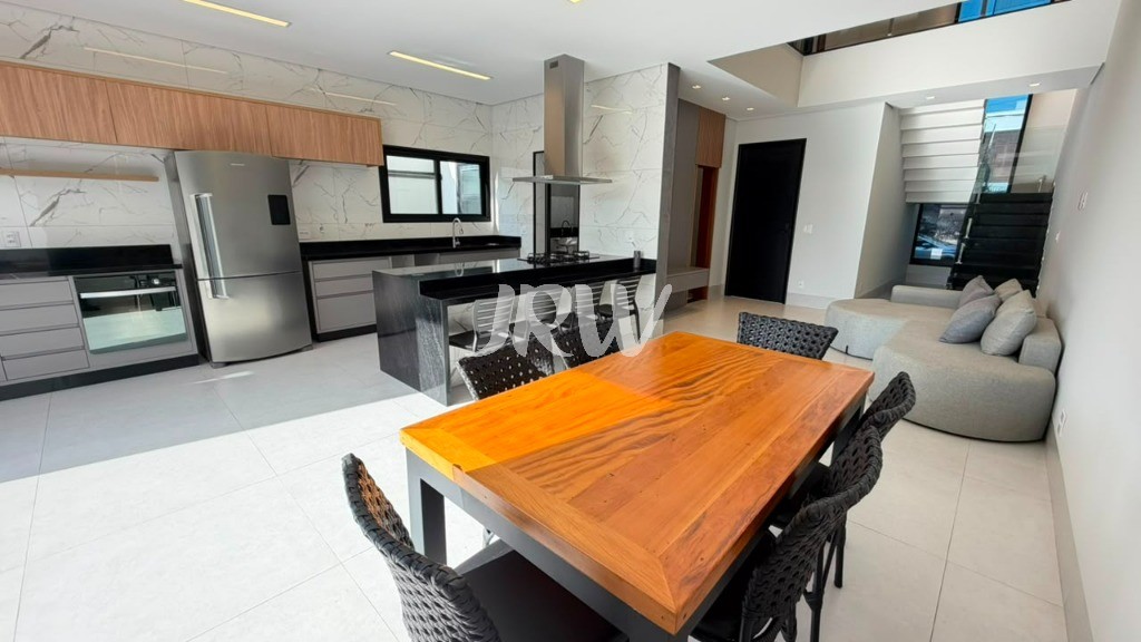 Casa, 3 quartos, 204 m² - Foto 2