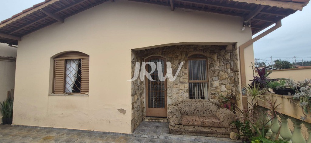 Casa, 3 quartos, 256 m² - Foto 1