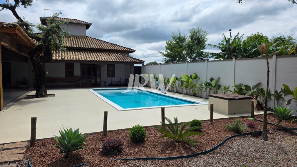 Chácara, 4 quartos, 1050 m² - Foto 1