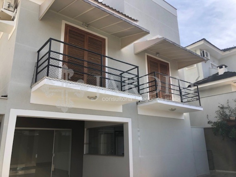 Casa de Condomínio para alugar com 4 quartos, 300m² - Foto 3