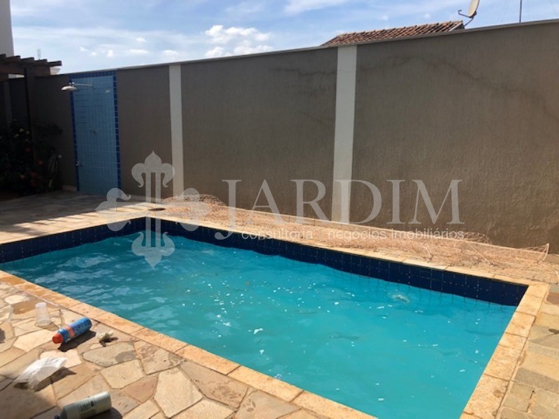 Casa de Condomínio para alugar com 4 quartos, 300m² - Foto 4