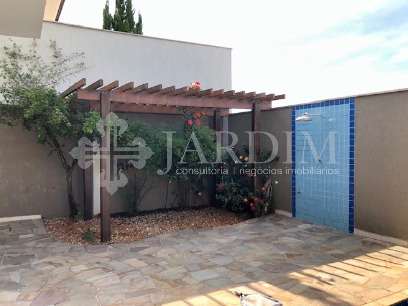 Casa de Condomínio para alugar com 4 quartos, 300m² - Foto 18