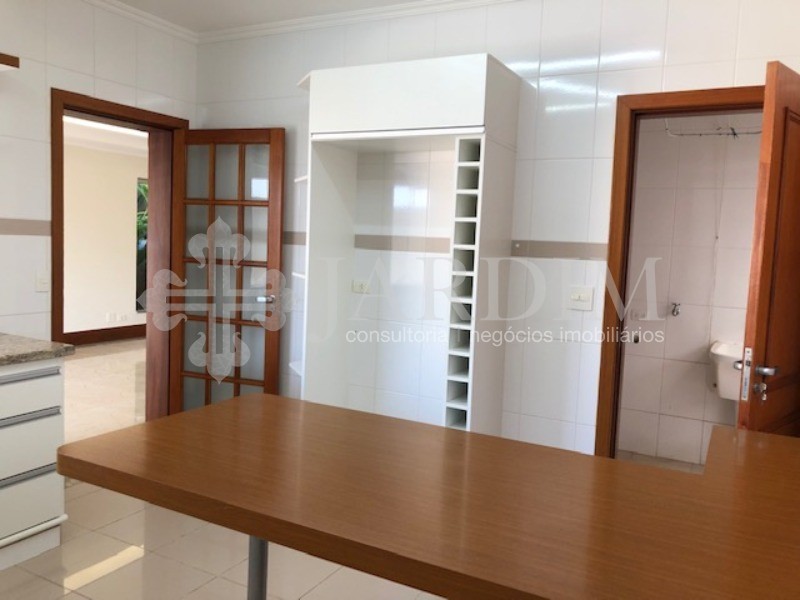 Casa de Condomínio para alugar com 4 quartos, 300m² - Foto 23