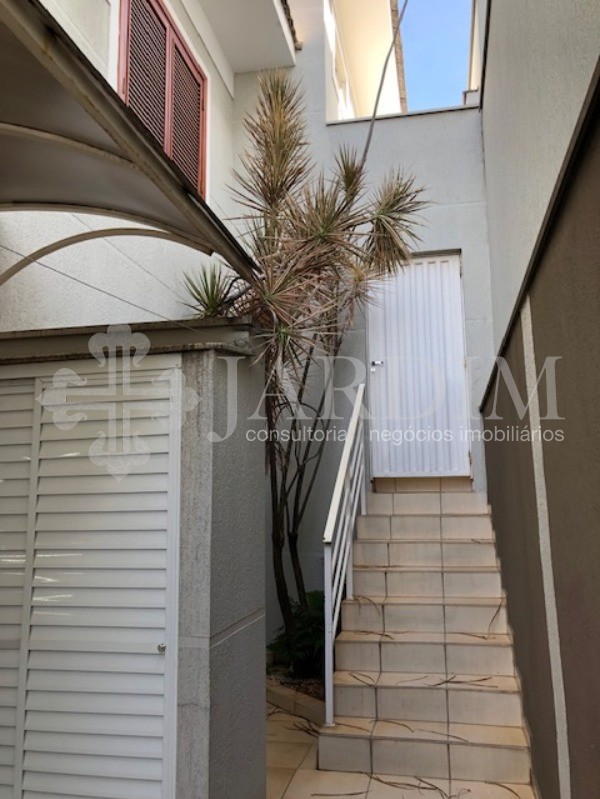 Casa de Condomínio para alugar com 4 quartos, 300m² - Foto 27