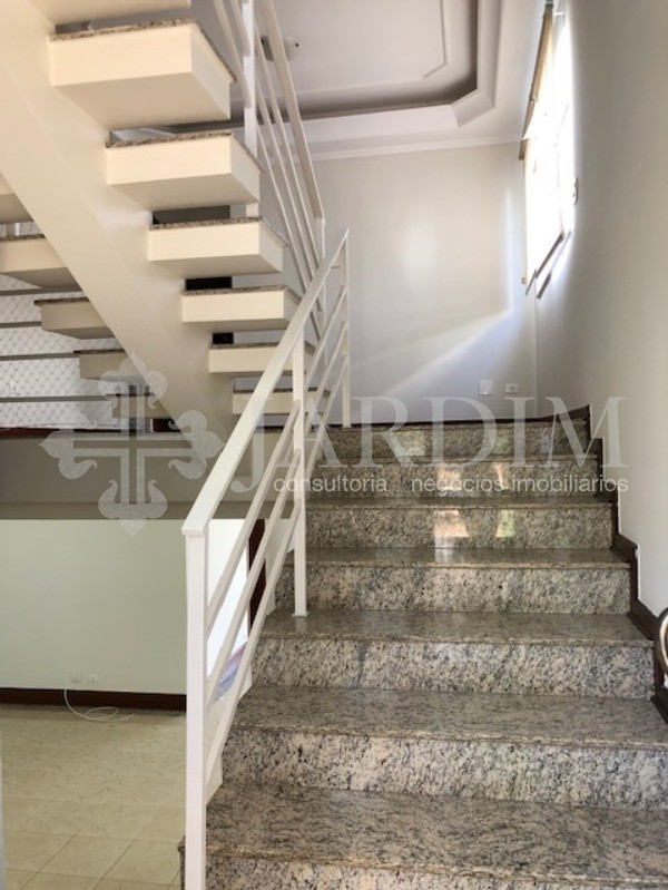 Casa de Condomínio para alugar com 4 quartos, 300m² - Foto 29