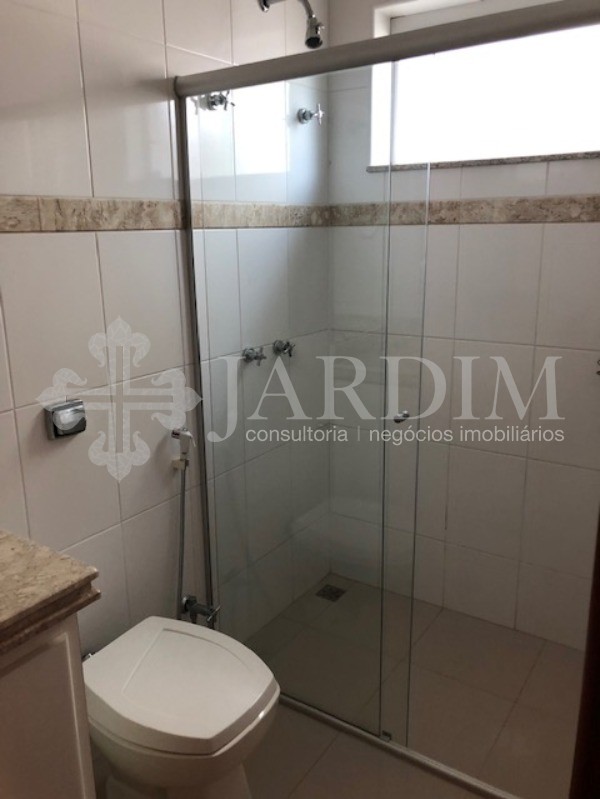 Casa de Condomínio para alugar com 4 quartos, 300m² - Foto 42