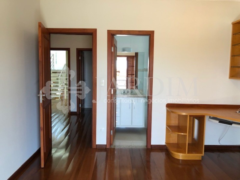 Casa de Condomínio para alugar com 4 quartos, 300m² - Foto 48