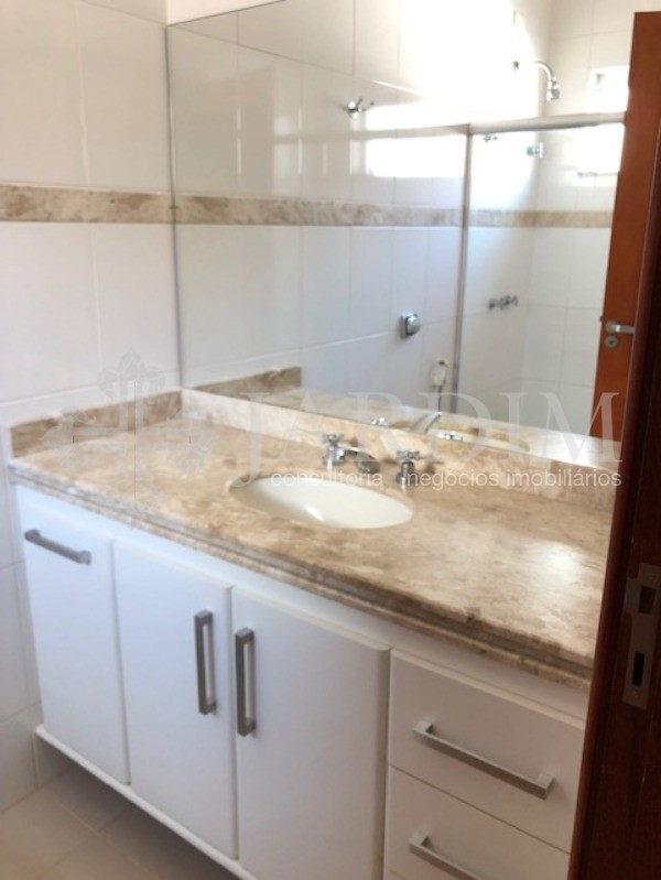 Casa de Condomínio para alugar com 4 quartos, 300m² - Foto 58