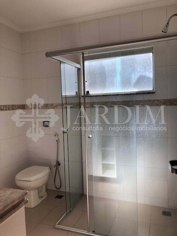 Casa de Condomínio para alugar com 4 quartos, 300m² - Foto 76