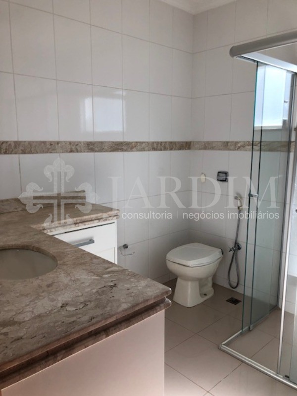 Casa de Condomínio para alugar com 4 quartos, 300m² - Foto 79