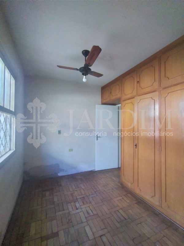 Casa para alugar com 3 quartos, 300m² - Foto 13