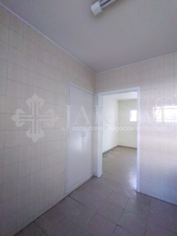Casa para alugar com 3 quartos, 300m² - Foto 9