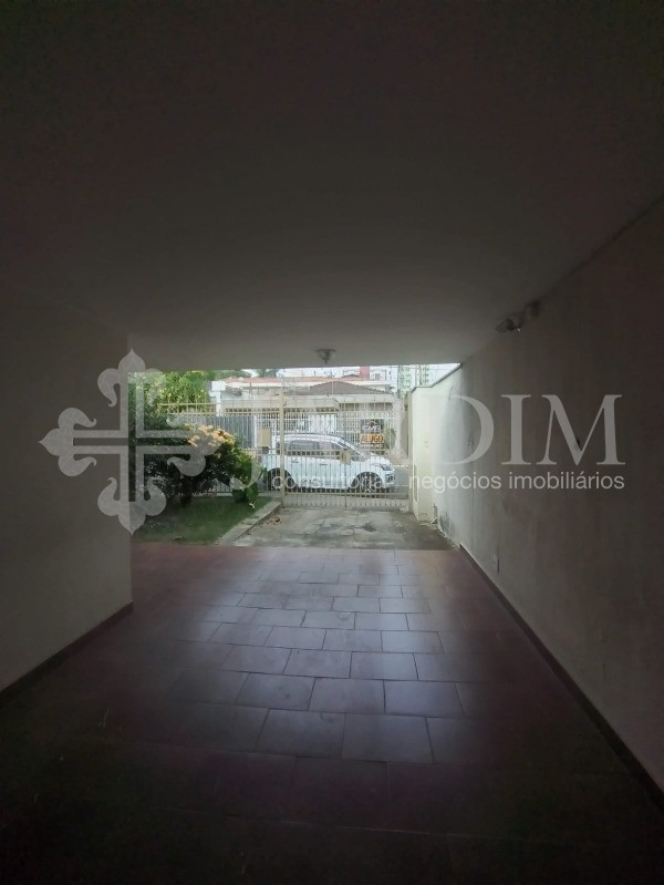 Casa para alugar com 3 quartos, 300m² - Foto 5