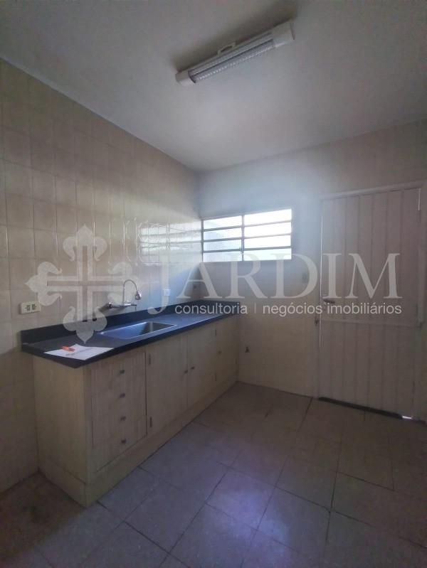 Casa para alugar com 3 quartos, 300m² - Foto 8