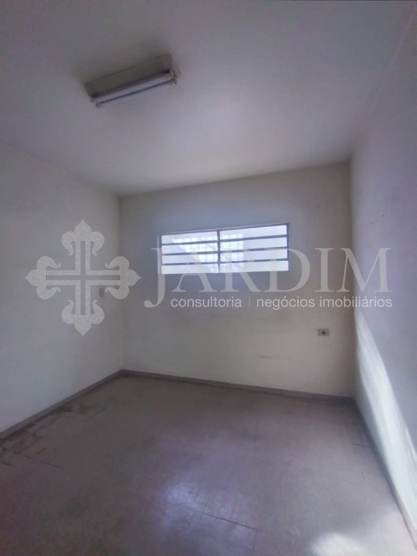 Casa para alugar com 3 quartos, 300m² - Foto 10