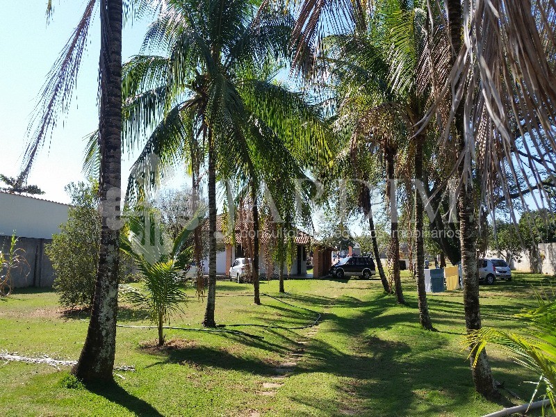 Chácara, 3 quartos, 2800 m² - Foto 1