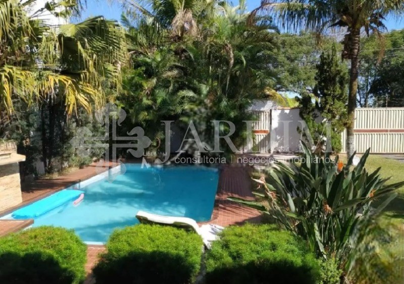 Chácara à venda com 4 quartos, 750m² - Foto 1