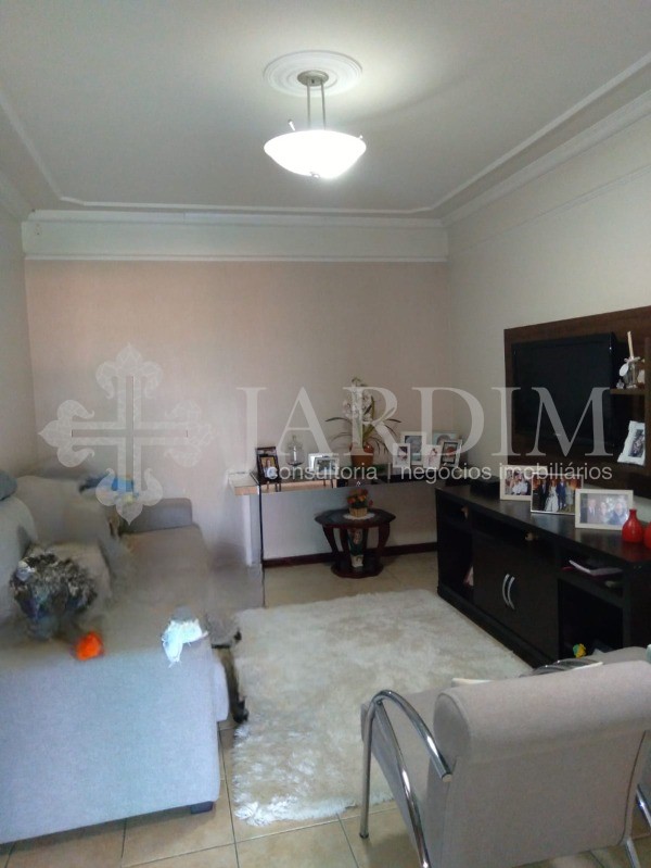 Casa à venda com 2 quartos, 250m² - Foto 5