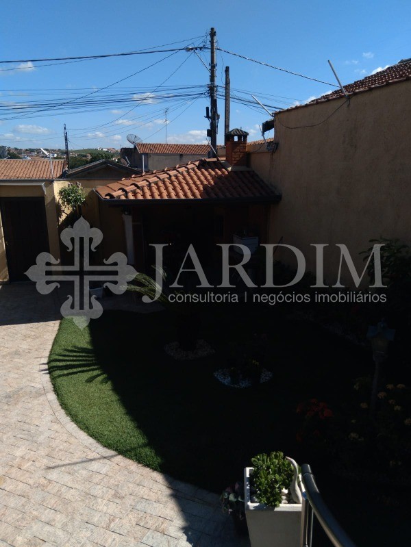 Casa à venda com 2 quartos, 250m² - Foto 2