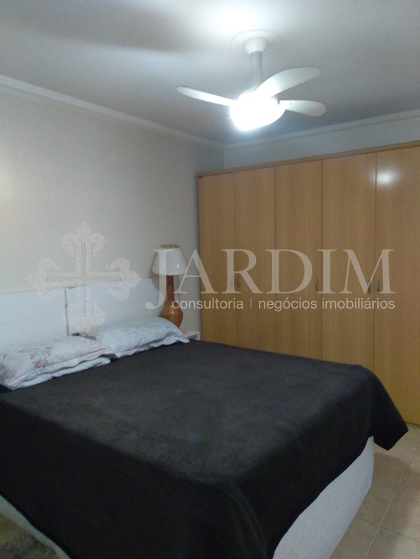 Casa à venda com 2 quartos, 250m² - Foto 10