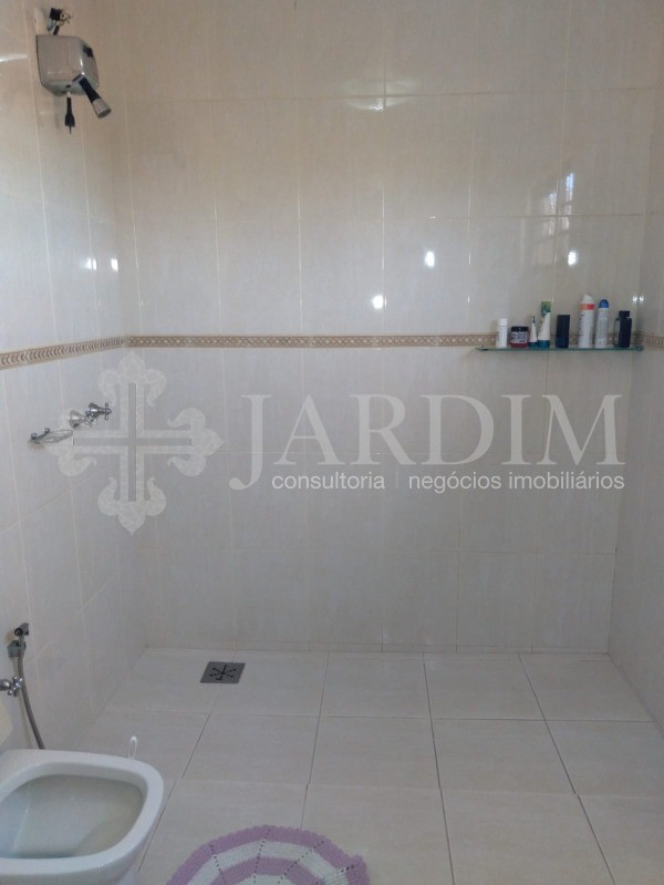 Casa à venda com 2 quartos, 250m² - Foto 11