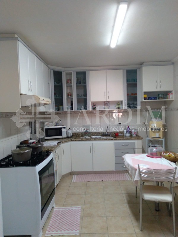 Casa à venda com 2 quartos, 250m² - Foto 6