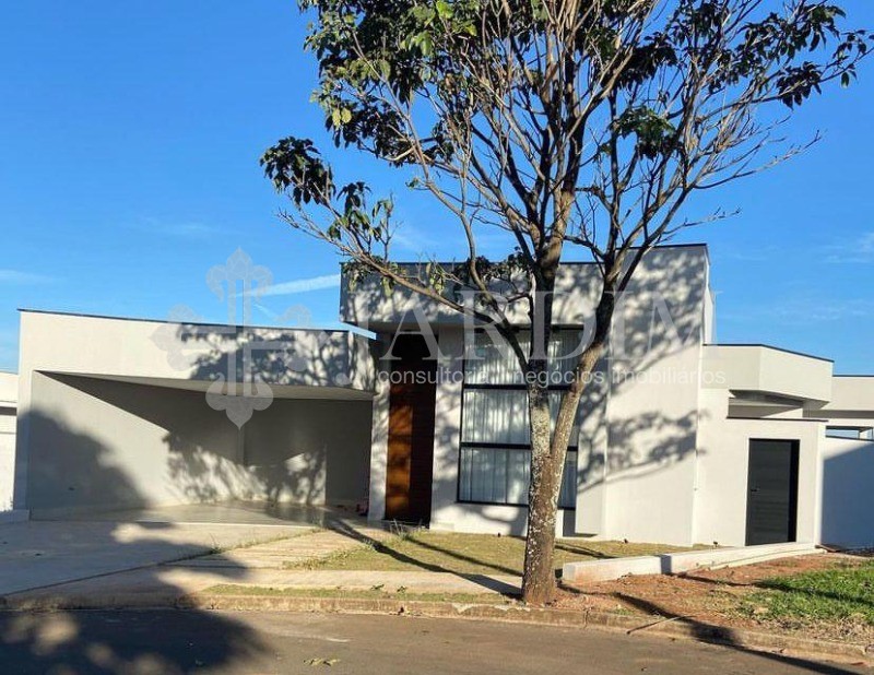 Casa à venda com 3 quartos, 300m² - Foto 2