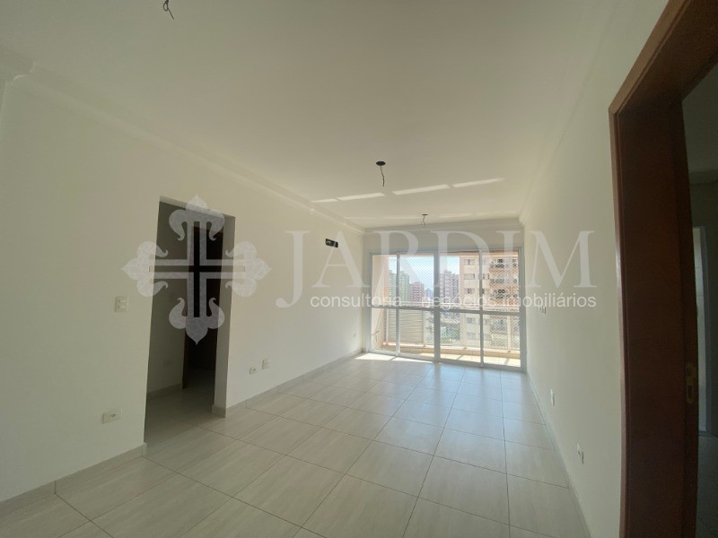 Apartamento à venda com 3 quartos, 98m² - Foto 2