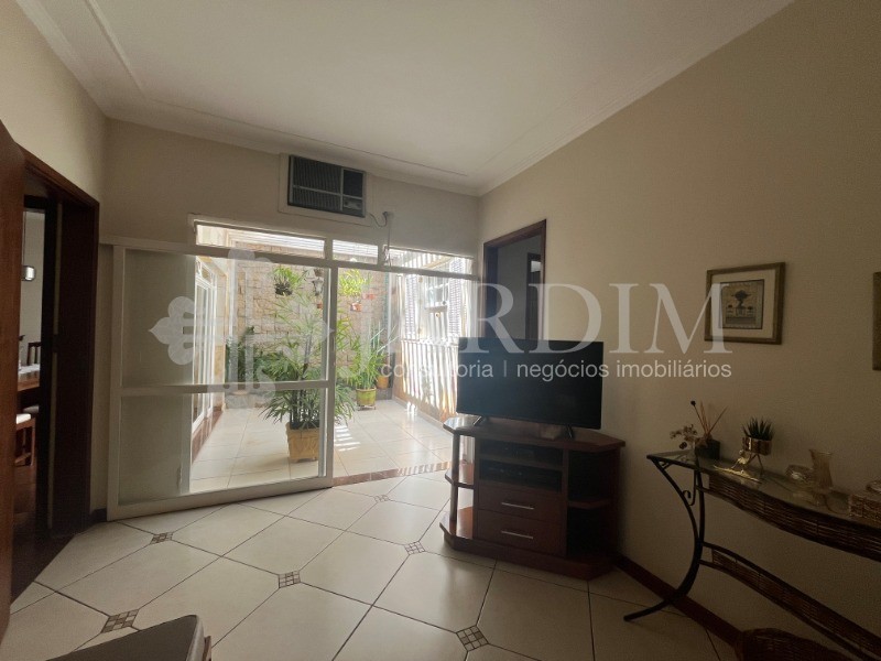 Casa à venda com 3 quartos, 250m² - Foto 12