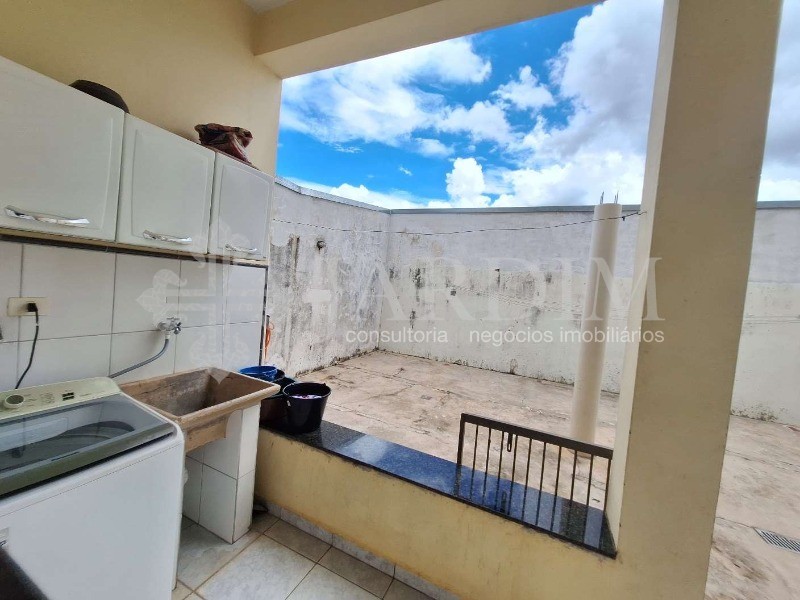 Sobrado à venda com 3 quartos, 225m² - Foto 32