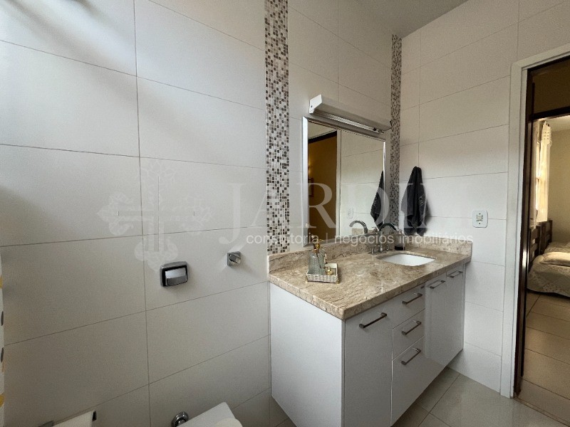 Casa à venda com 3 quartos, 250m² - Foto 18